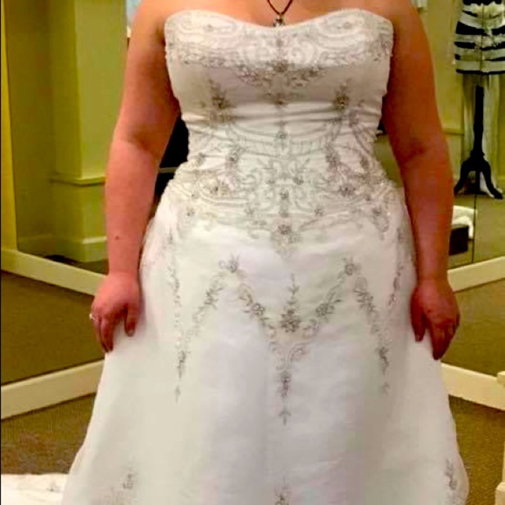 Ivory A-Line Wedding Gown
